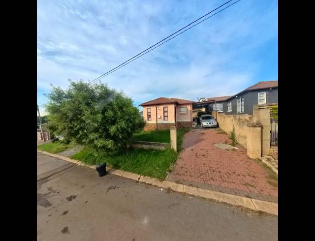 3 BEDROOM HOUSE FOR SALE IN CLAYVILLE